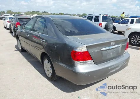 2005 Toyota Camry Le z USA, uszkodzony, nr VIN 4T1BE32K65U611236